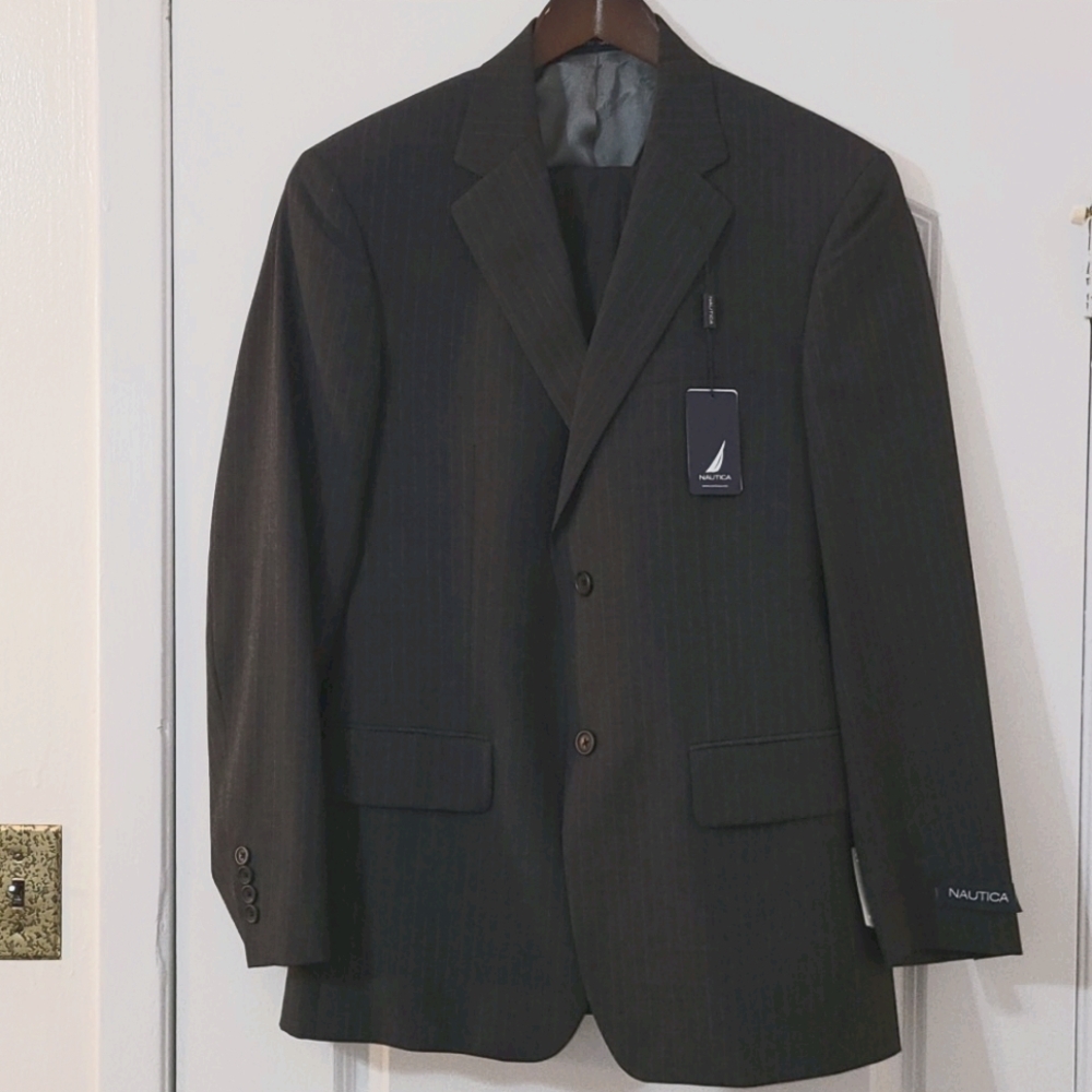 Nautica Dary Grey Single Vented Suit